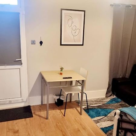 Stylish Apartment, Self Check-In, Ideal 4 Contractors, 25Mins To Gatwick Airport Thornton Heath Εξωτερικό φωτογραφία