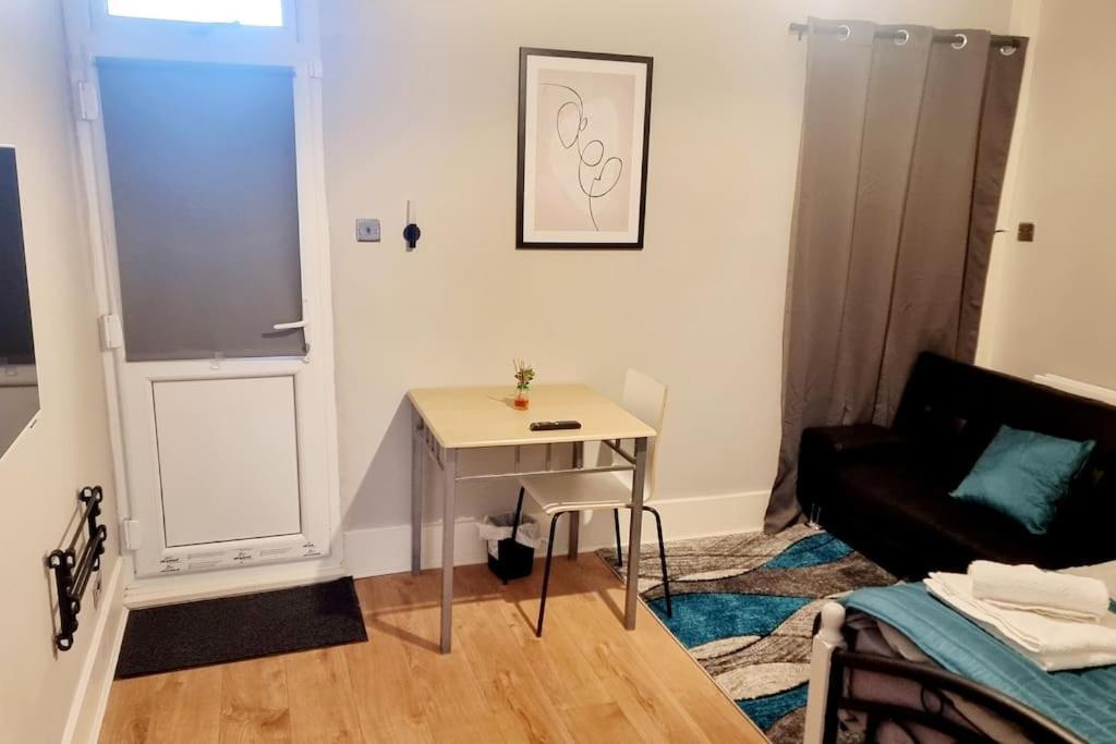 Stylish Apartment, Self Check-In, Ideal 4 Contractors, 25Mins To Gatwick Airport Thornton Heath Εξωτερικό φωτογραφία